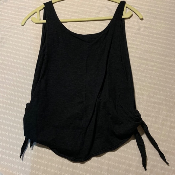 Bluenotes black cropped tank top - Picture 3 of 3